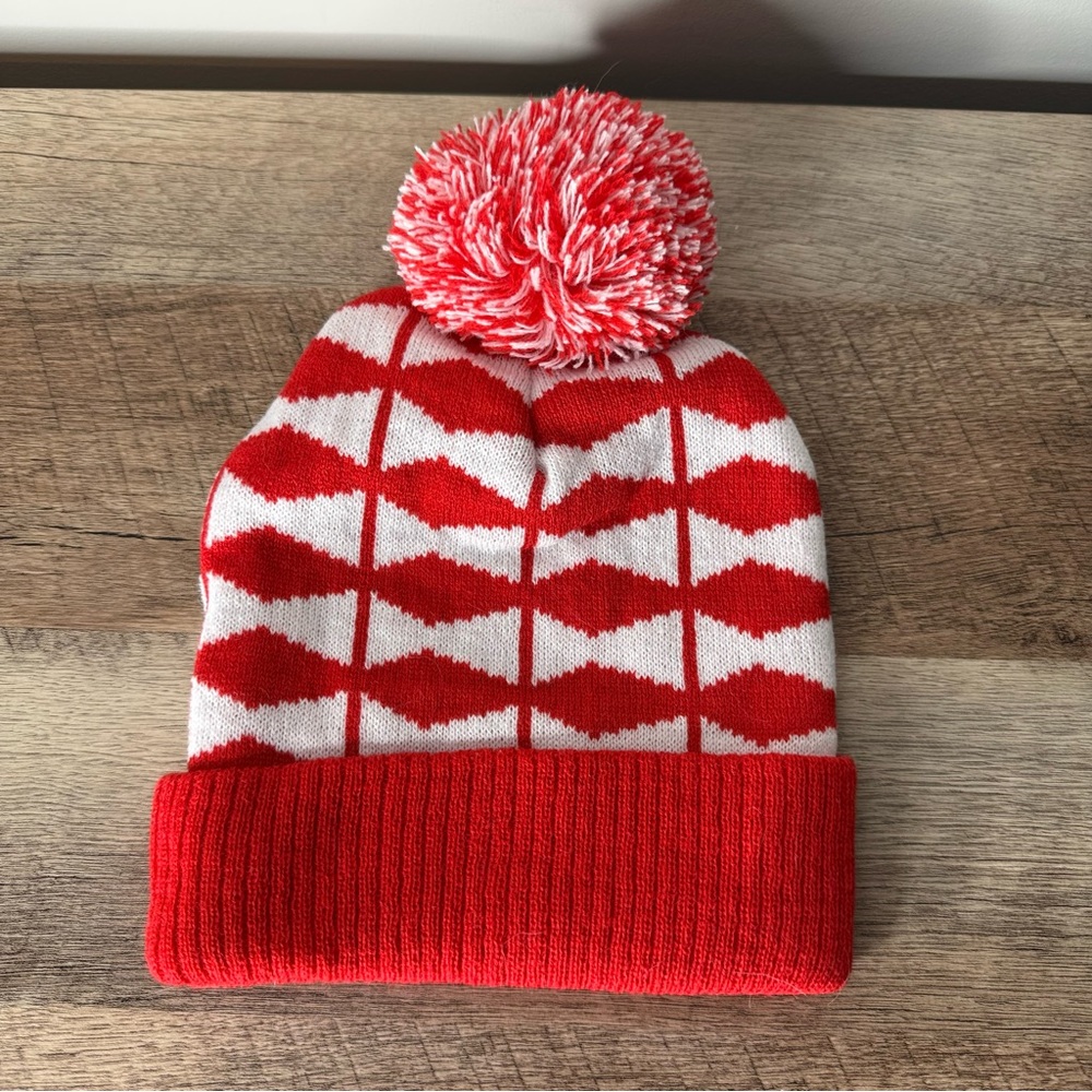 BUDWEISER Vintage Knit Toque Beanie Pompom Red White Beer Impact Machine - Picture 7 of 8